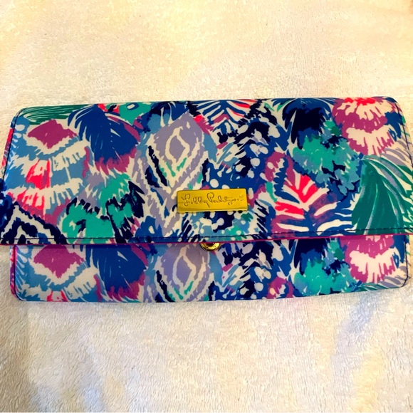 Lilly Pulitzer Travel Wallet Passport Document Organizer Folio Quill Out NWOT - Picture 1 of 5